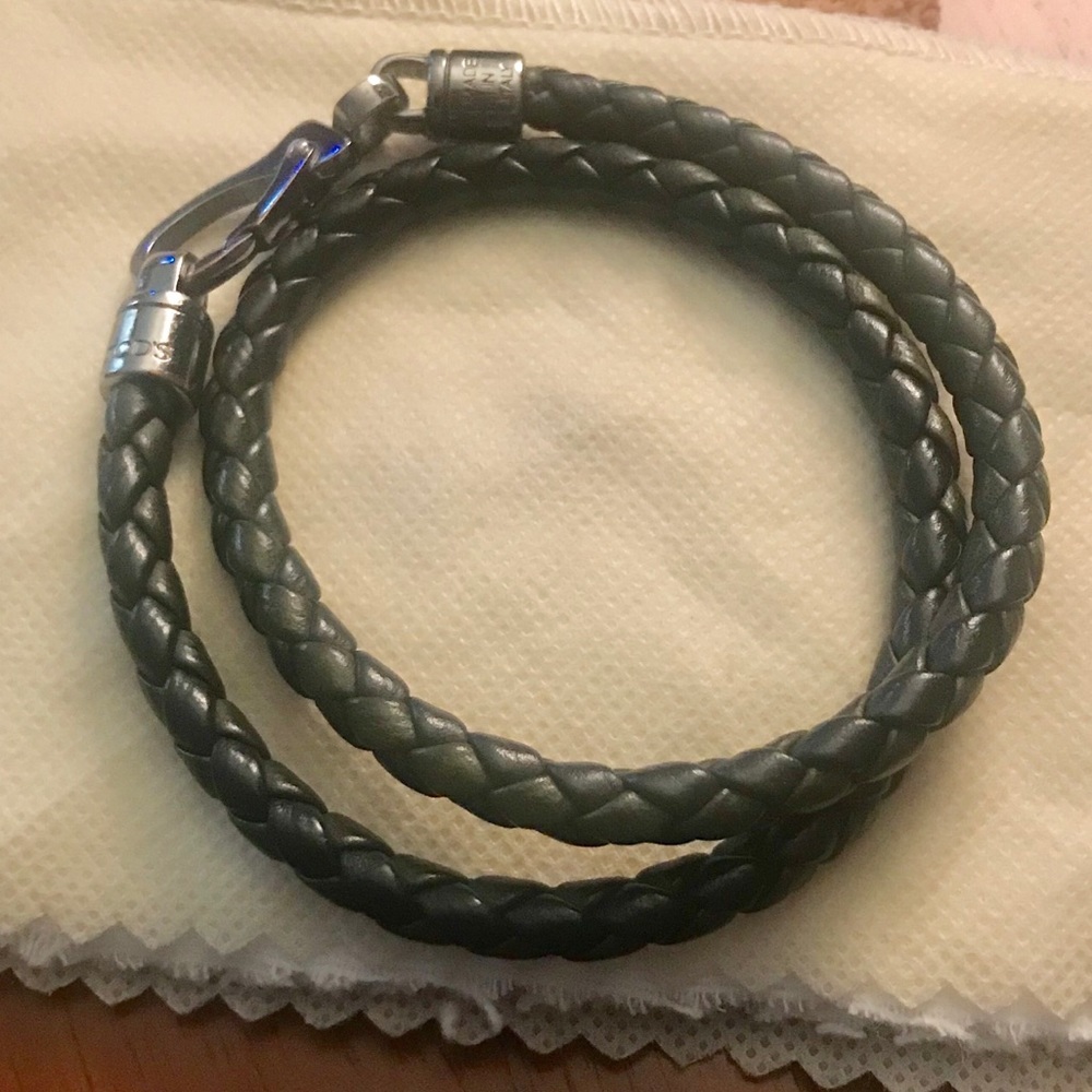 Tod’s braided leather bracelet.